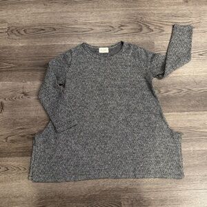 Made in Korea knit crewneck top, high low in the bottom